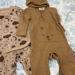 Cozy Tan Bear Kids Footie by H&M